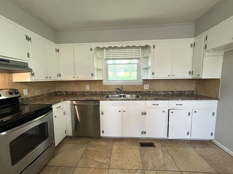 606 Terrace Hill Rd — Photo 7