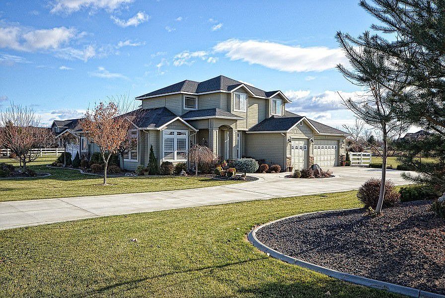 1st image of 8993 New Castle Dr