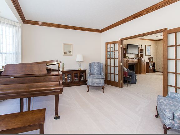 5th image of 2901 Crystalwood Drive