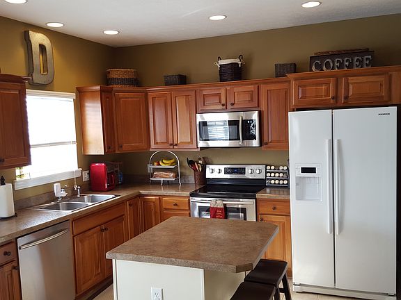 4th image of 37 Waters Edge Ln