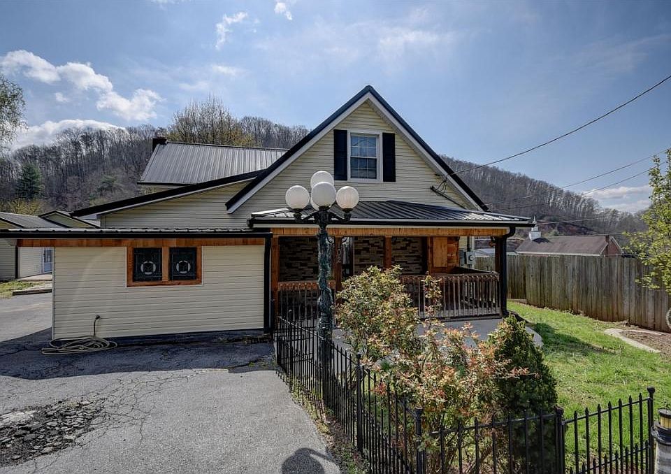 1st image of 102 Borderview Ave