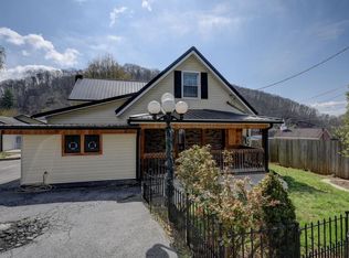 102 Borderview Ave, Elizabethton, TN 37643