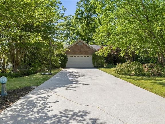2nd image of 3 Clarendon Pl NW
