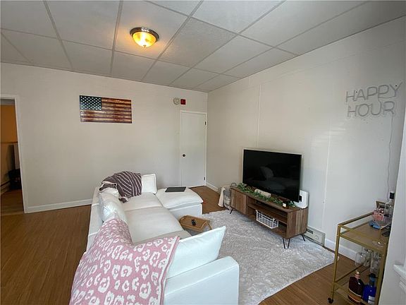 5th image of 133 Cattell St