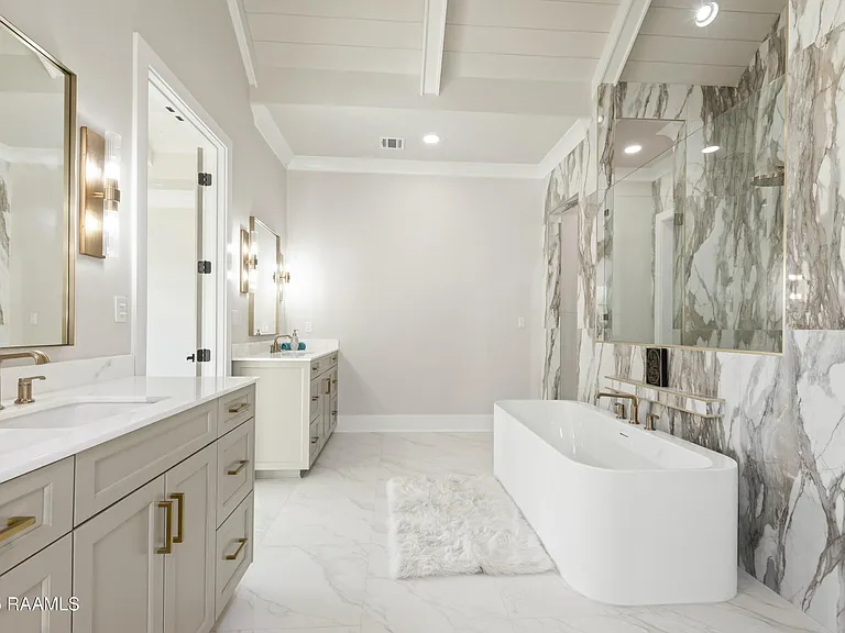 109 Trailing Oaks Dr — Photo 32