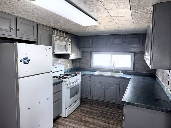 5th image of 269 Pittsfield St