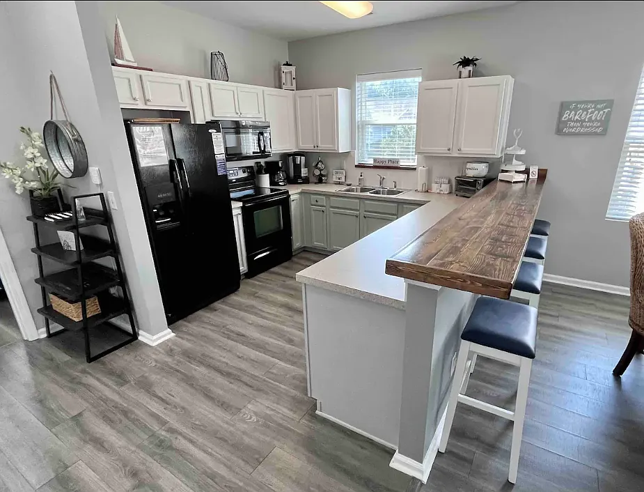 3 bed, 1328 sqft, $2,800 — Photo 3