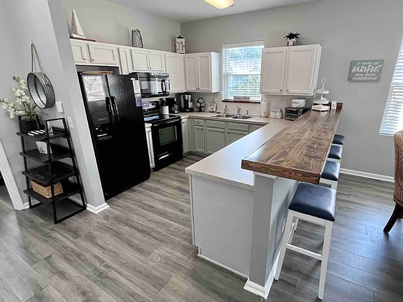 The kitchen comes fully stocked with everything you need to make a quick treat or a full four-course feast for your family and friends.
