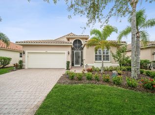 384 NW Springview Loop, Port Saint Lucie, FL 34986