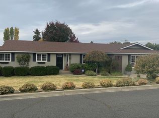 1204 S 38th Ave, Yakima, WA 98902