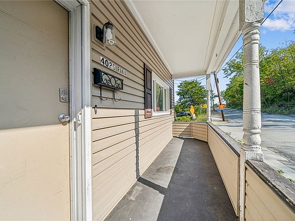 3rd image of 402 S Urania Ave
