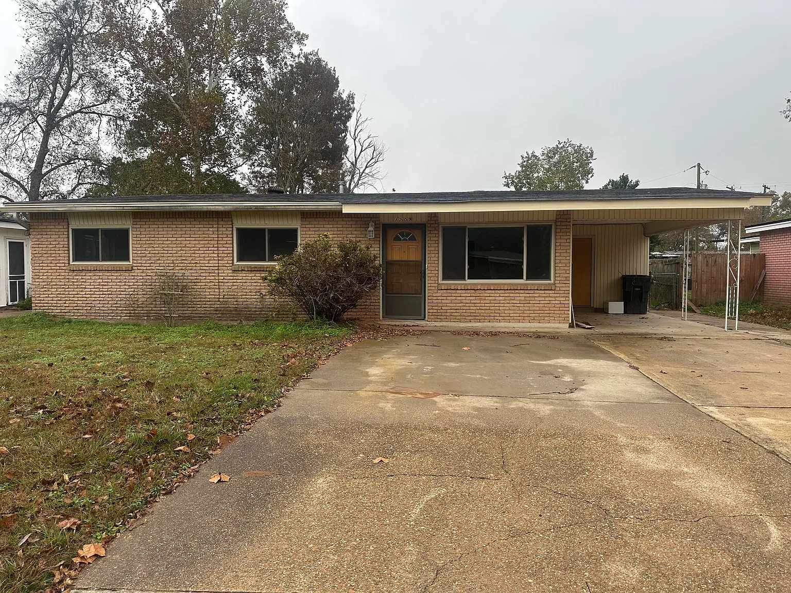 3 bed, 1356 sqft, $1,400 — Photo 1