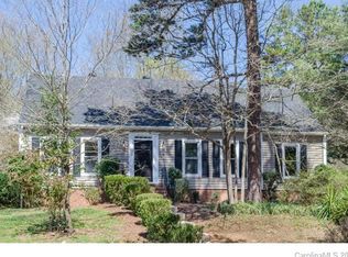 929 Falls Church Rd, Charlotte, NC 28270