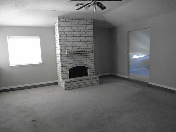 3rd image of 11625 Chispa Creek Dr