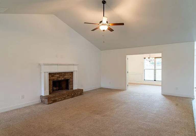 1394 Hardigree Rd — Photo 6
