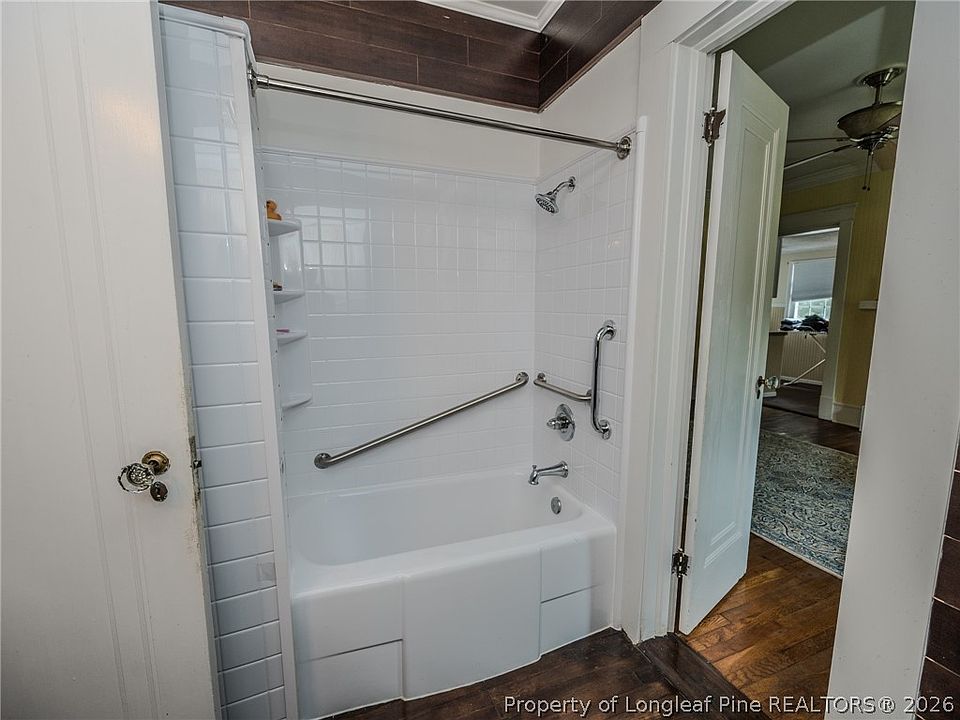 34th image of 212 E 3rd Ave