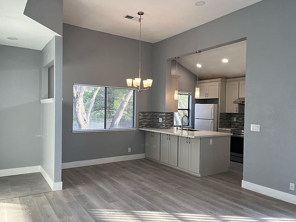 3rd image of 1319 Pebble Ct