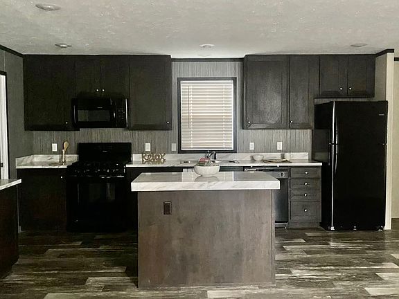 5th image of 5 Northwood Cir