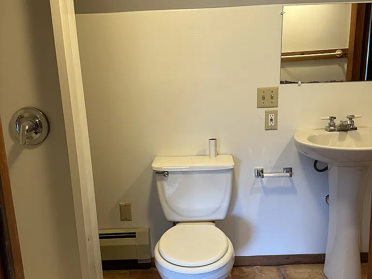 Bathroom Image 2