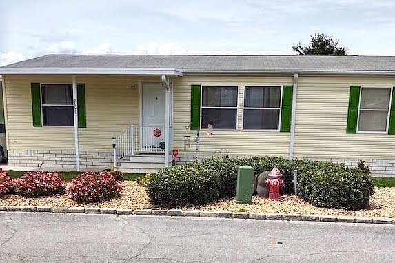 2nd image of 25725 Alicia Dr