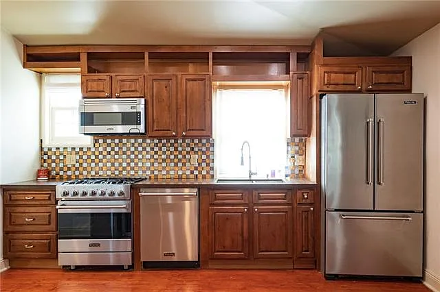 919 Jackson Ave #C — Photo 6