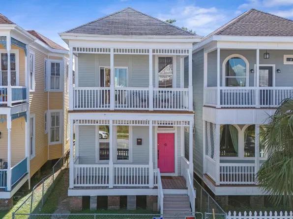 2813 Ball St, Galveston, TX 77550