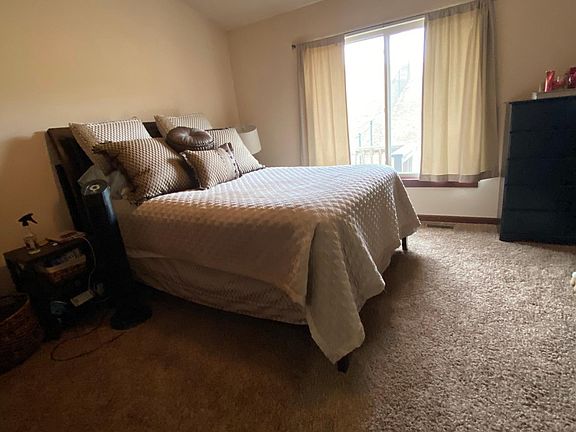 4th image of 293 Hickory Ct