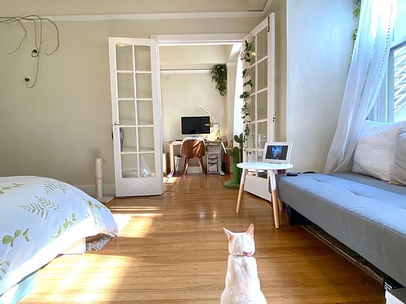 4th image of 1060 Powell St #15