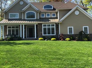 2 Springbrook Pl, Livingston, NJ 07039