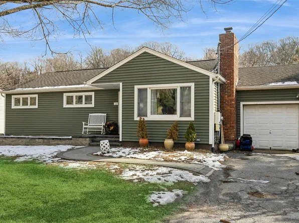 14 Gaines Place, Huntington, NY 11743