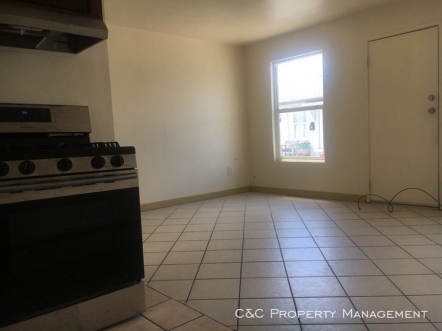 2nd image of 400 Palm Ave APT 1