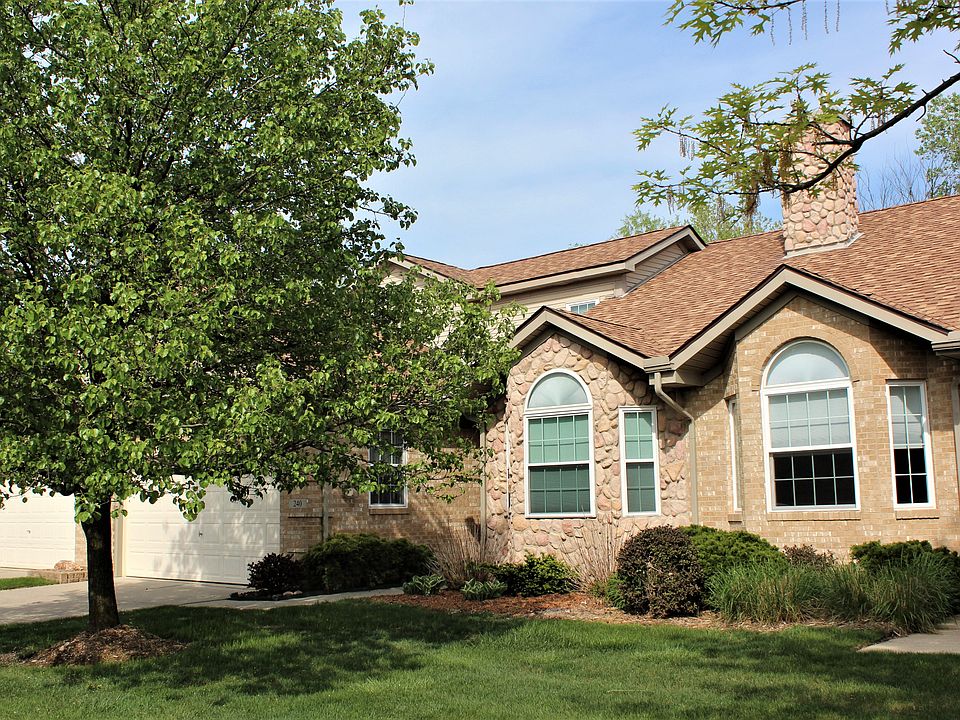1st image of 240 Cherry Hill Pointe Dr