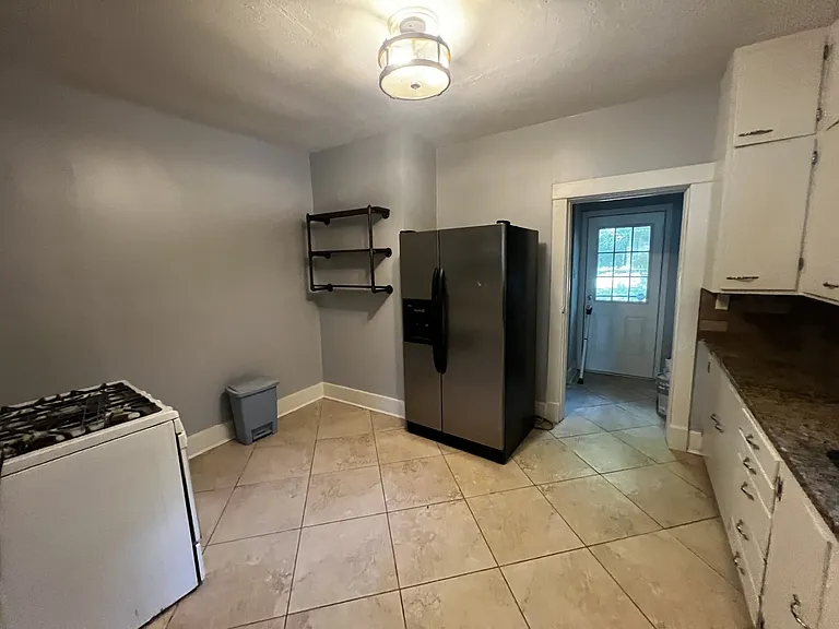 410 Rose St — Photo 14
