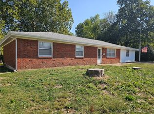 612 N Maple St, Eldon, MO 65026