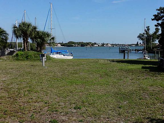3rd image of 4717 Trade Winds Dr S