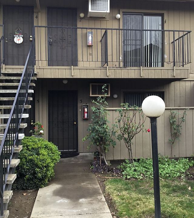 1st image of 1951 Scarborough Dr APT 2