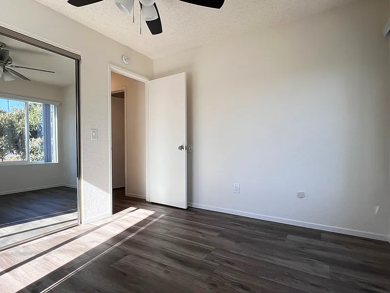 Florida Street Apartments — Photo 12