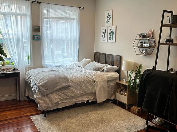 4th image of 1227 Christian St Floor 2