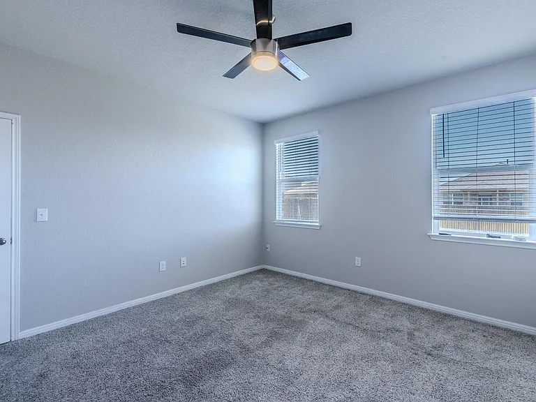 225 Baum Dr — Photo 10