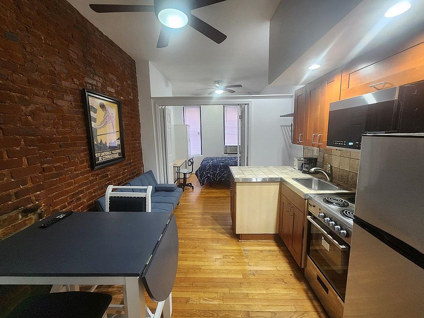 1st image of 529 W 48th St APT 3