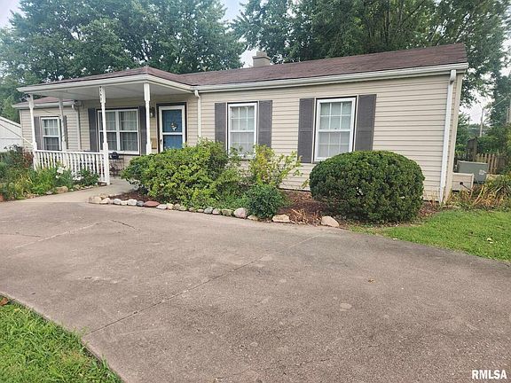 2nd image of 3221 Wild Rose Dr