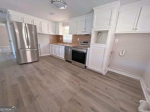 4th image of 271 Rehoboth Rd