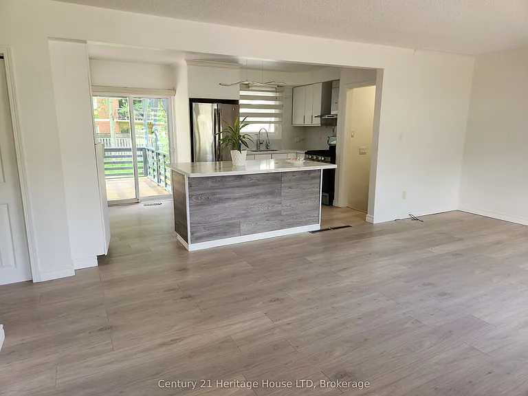6500 Hawkins St — Photo 3