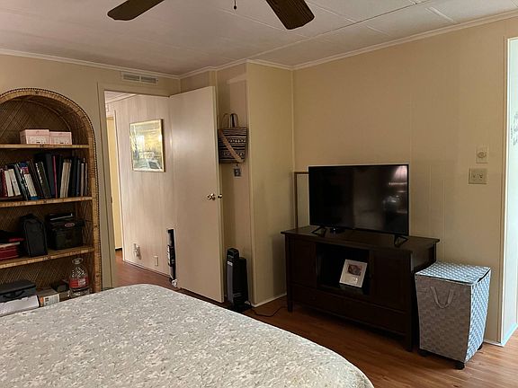 4th image of 67 Sunrise Ave