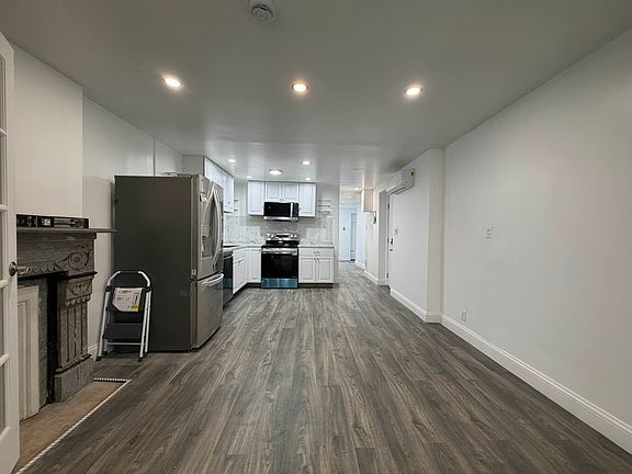 3rd image of 31 Herkimer St