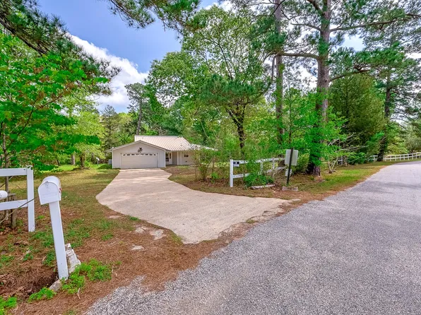 8 Vick Rd, New Waverly, TX 77358