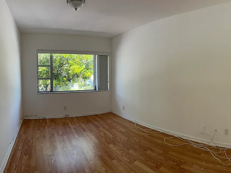 5800 NE 22nd Way #523 — Photo 3