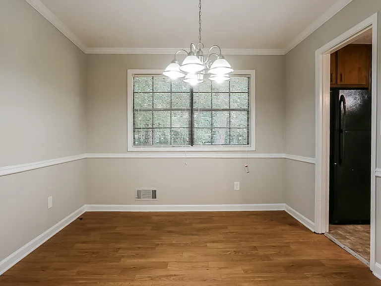 3212 Goldenchain Dr — Photo 8