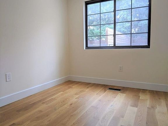 5th image of 25 Fayette St #B1