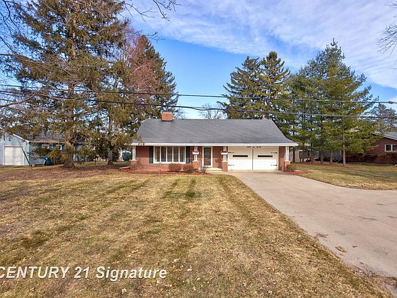 5th image of 3690 N River Rd